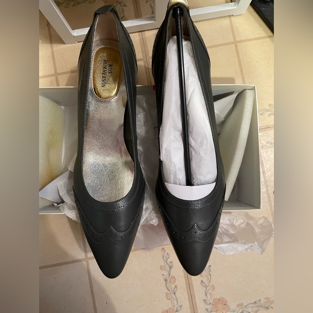 Vintage Ros Hommerson women’s dress shoes. New in box.
